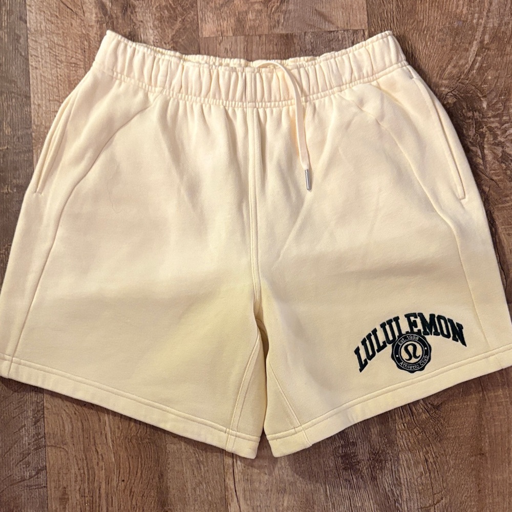 lululemon athletica scuba mid rise oversized  Athletic Shorts